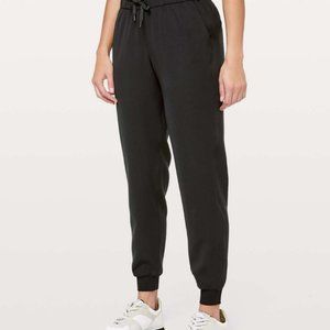 Lululemon On The Fly Woven Jogger